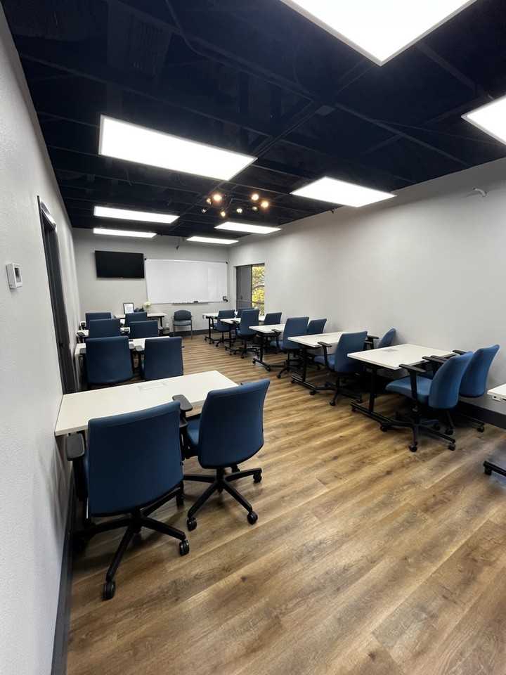 2400 Garden Park Ct - Photo 7 of 8