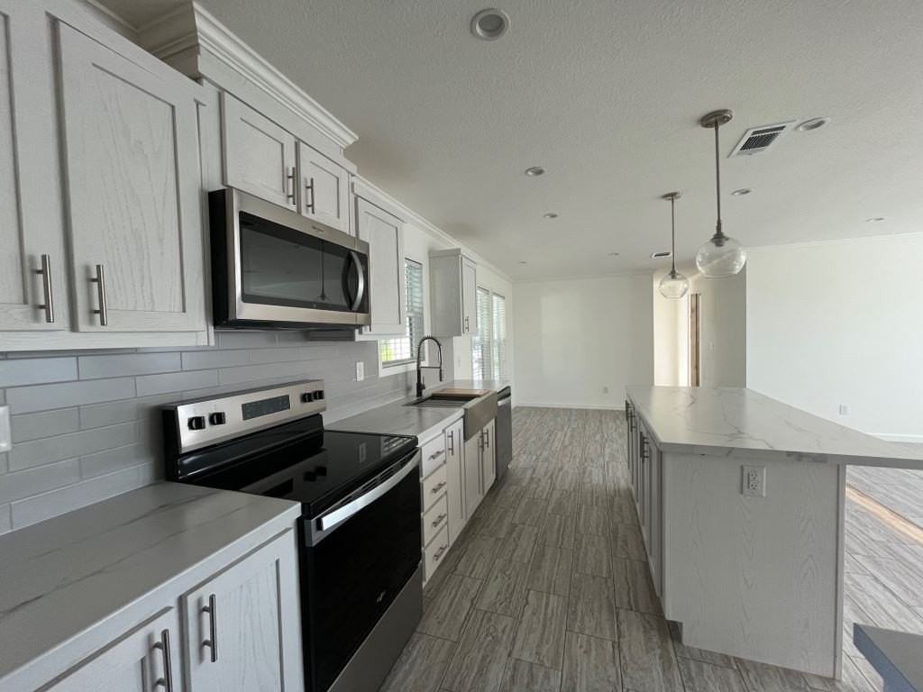 112 Leopard Ln #0112 - Photo 2 of 21