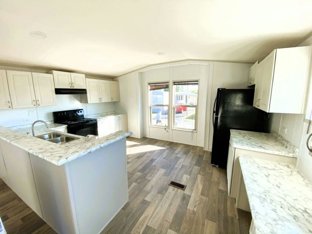 224 W Erie Dr - Photo 2 of 35