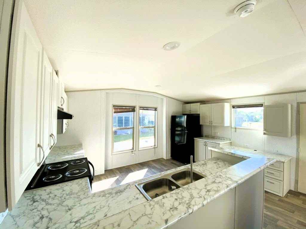 224 W Erie Dr - Photo 7 of 35