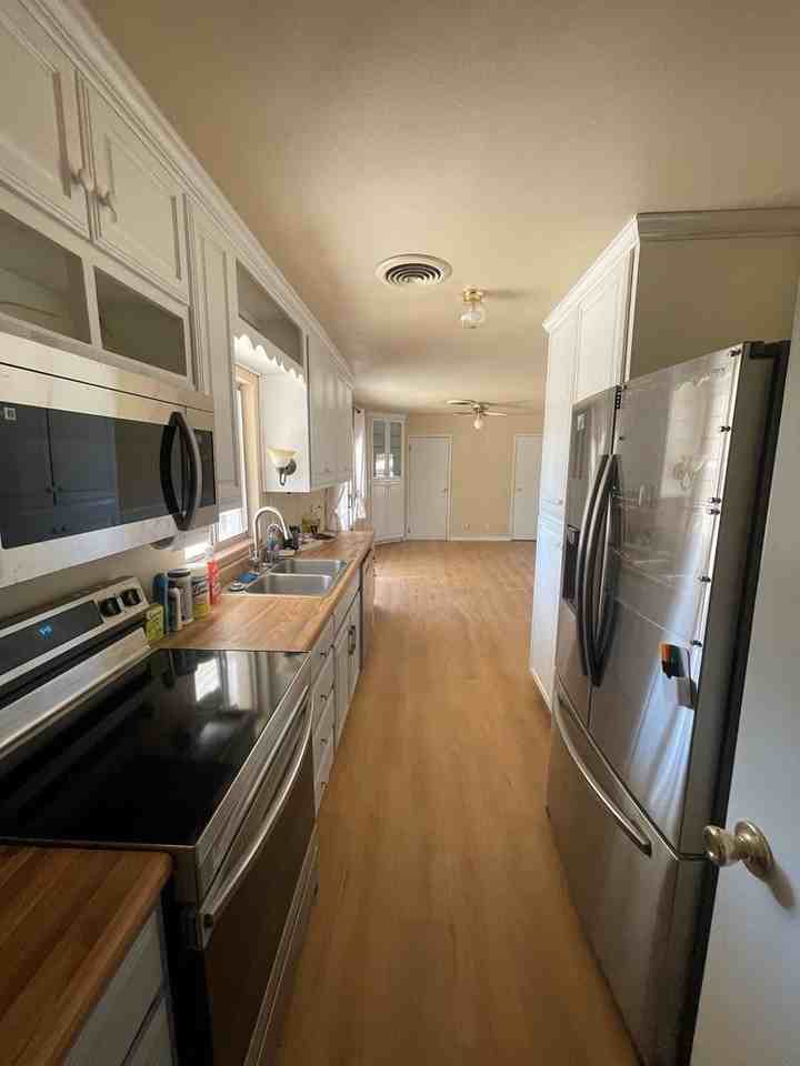 302 E Harriet St - Photo 7 of 18