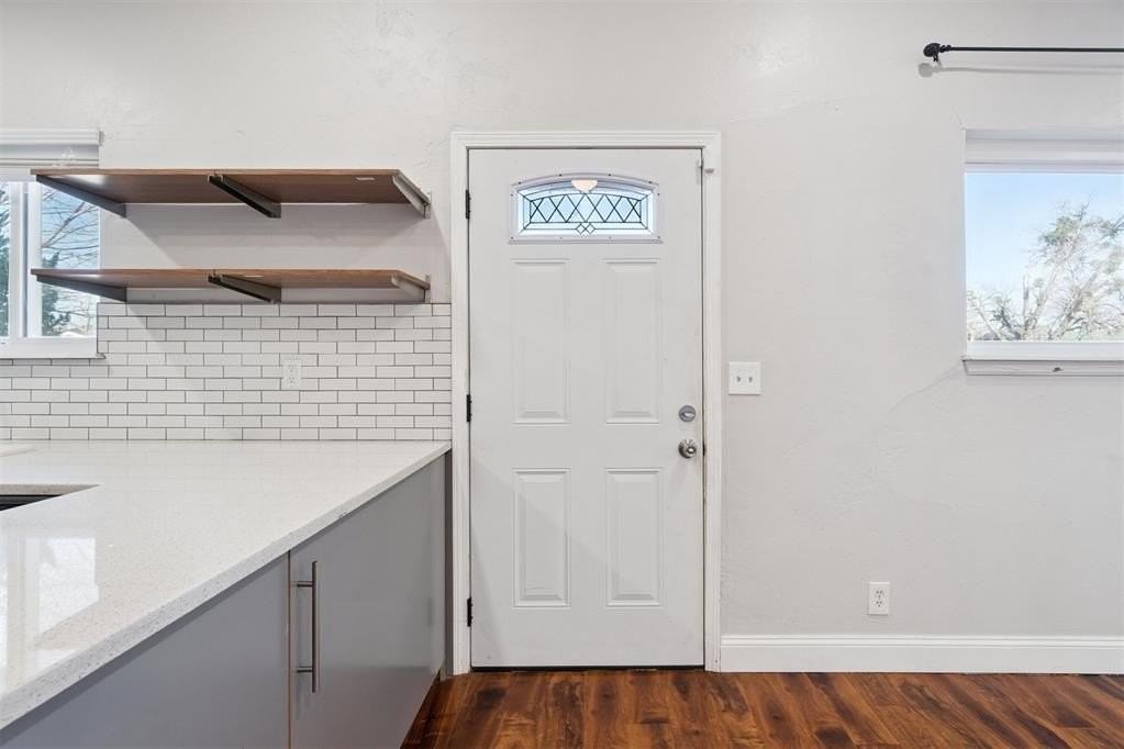 4824 Elmview Dr - Photo 3 of 35