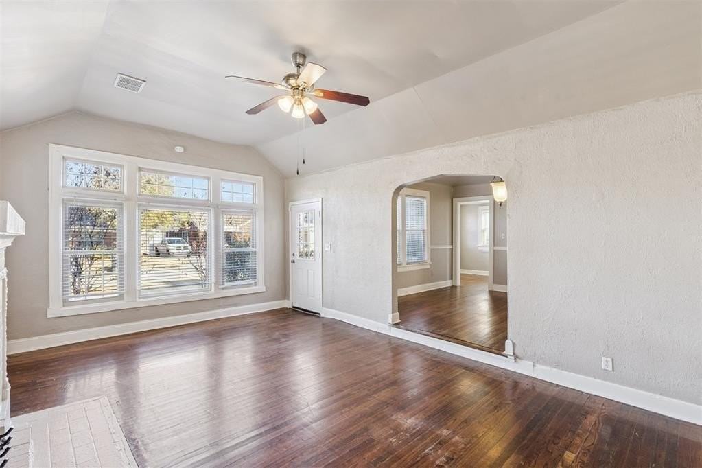 1220 Nw 43rd St - Photo 4 of 35