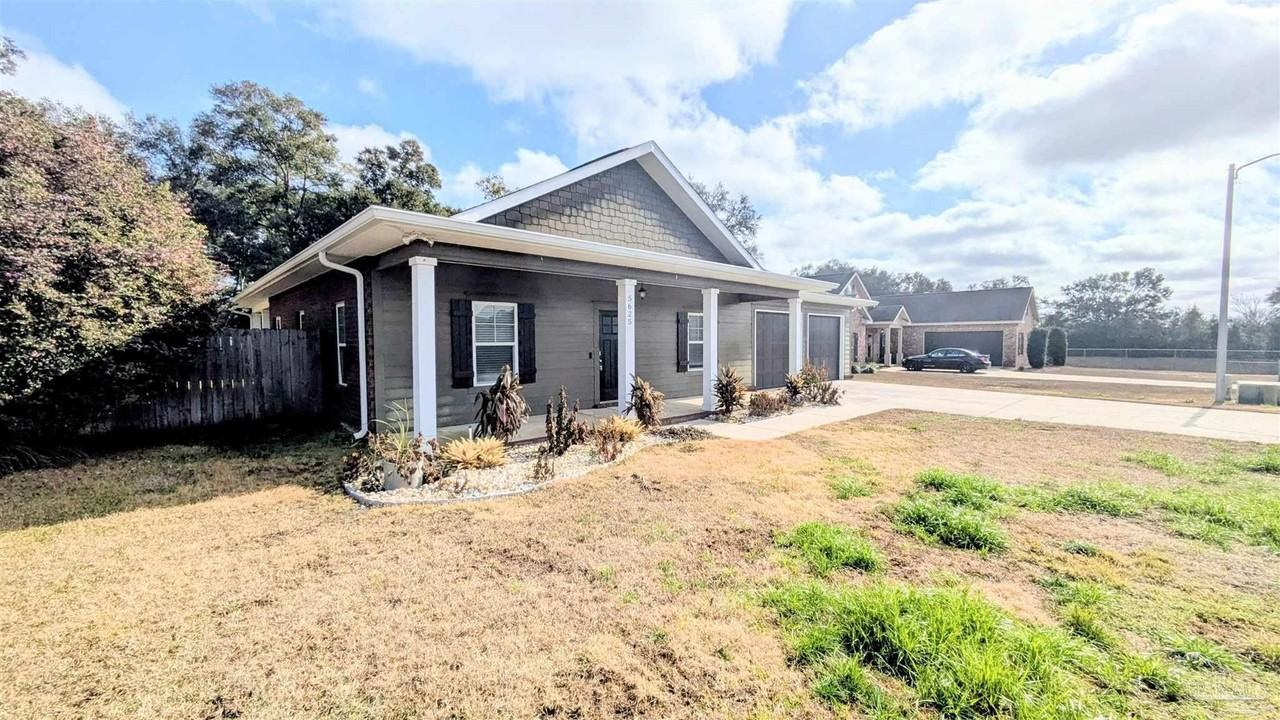 5625 Maggie Rose Cir - Photo 2 of 43