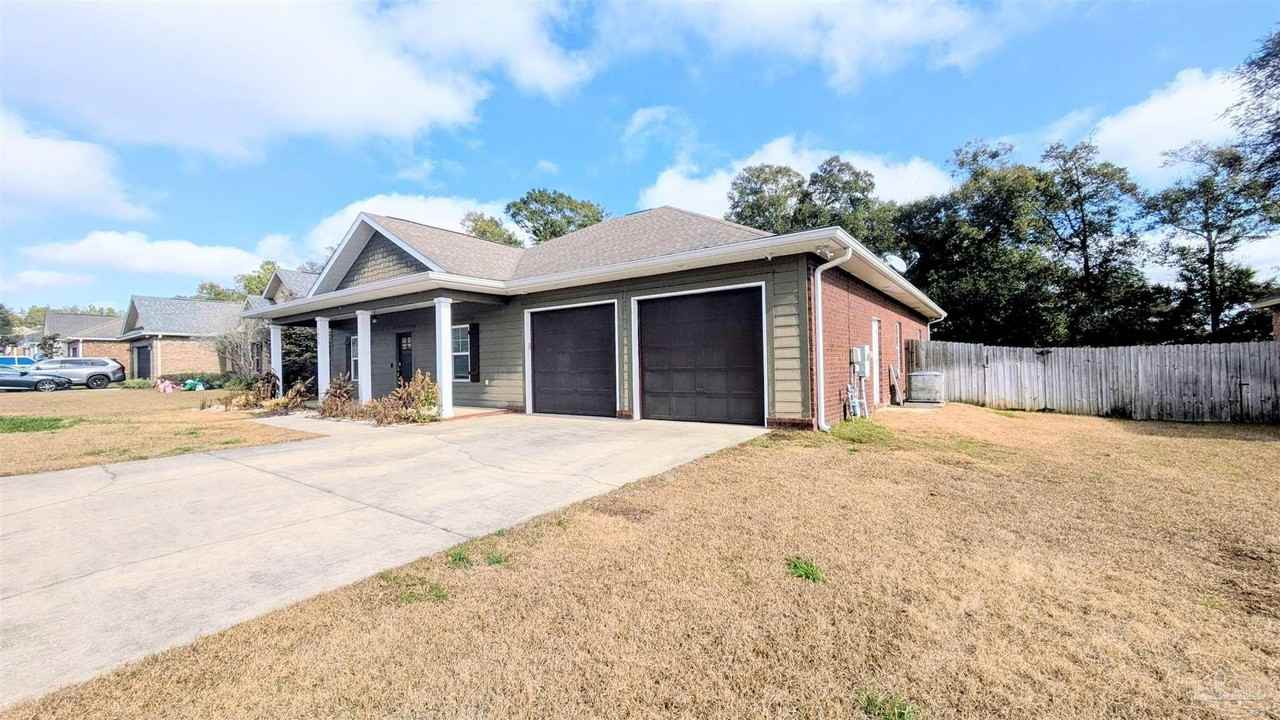 5625 Maggie Rose Cir - Photo 3 of 43