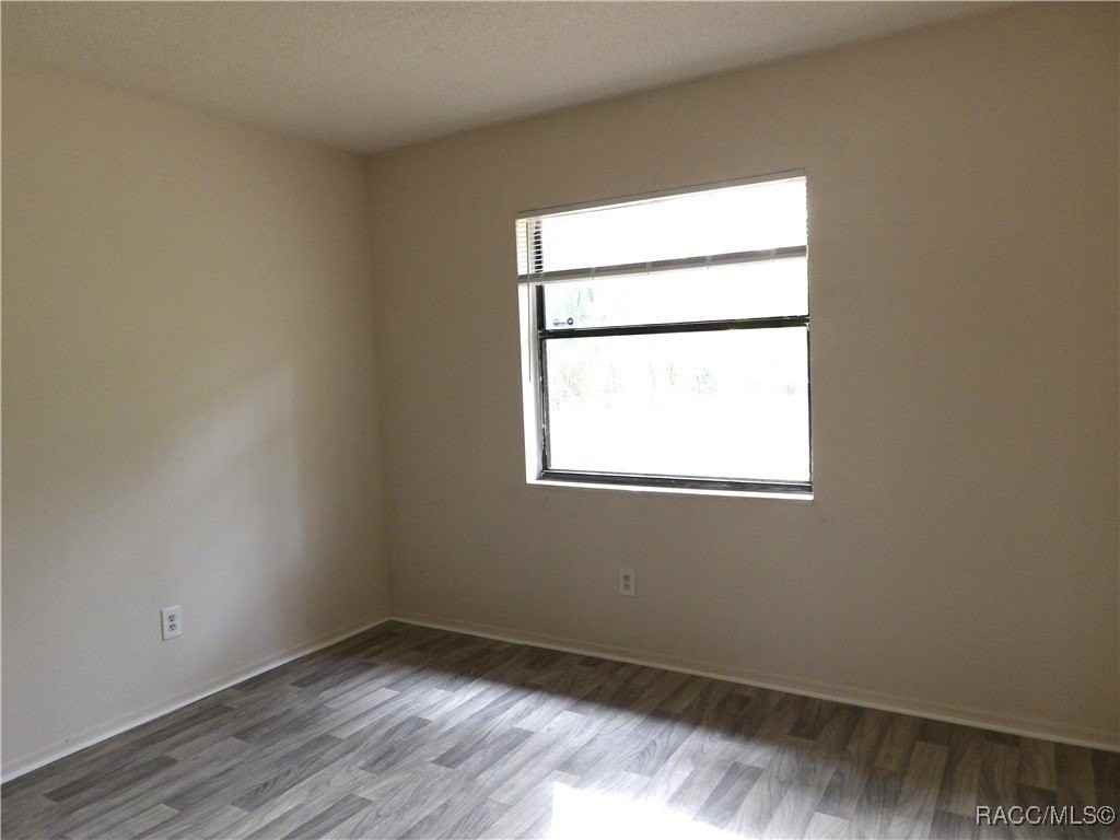 1002 Leroy Bellamy Rd - Photo 3 of 8