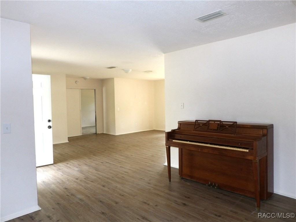 1002 Leroy Bellamy Rd - Photo 6 of 8