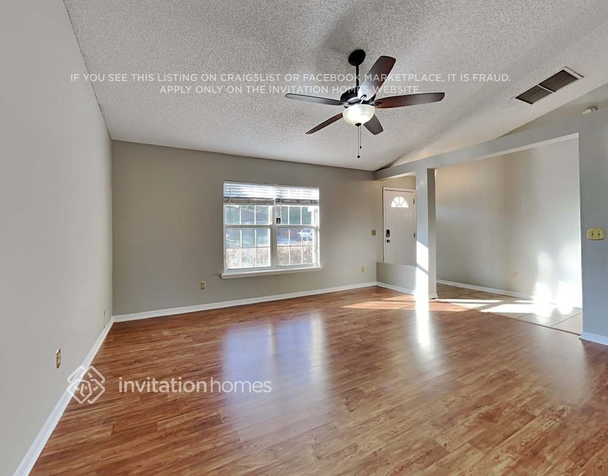 9633 Blowing Rock Cir N - Photo 4 of 19