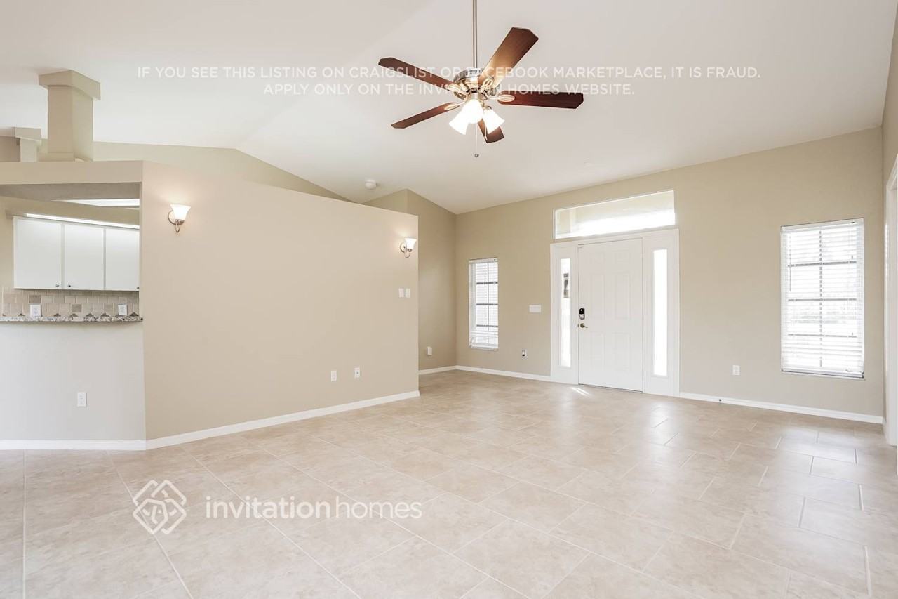 23156 Hillsdale Ave - Photo 2 of 20