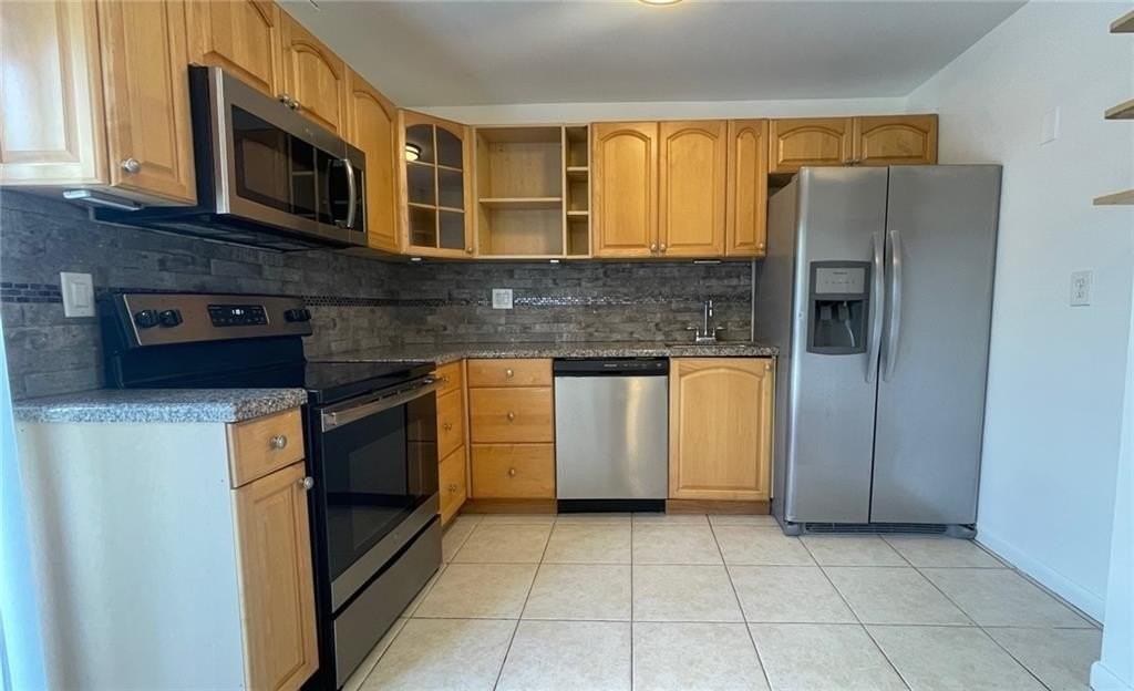 310 Sw 79th Way - Photo 3 of 12