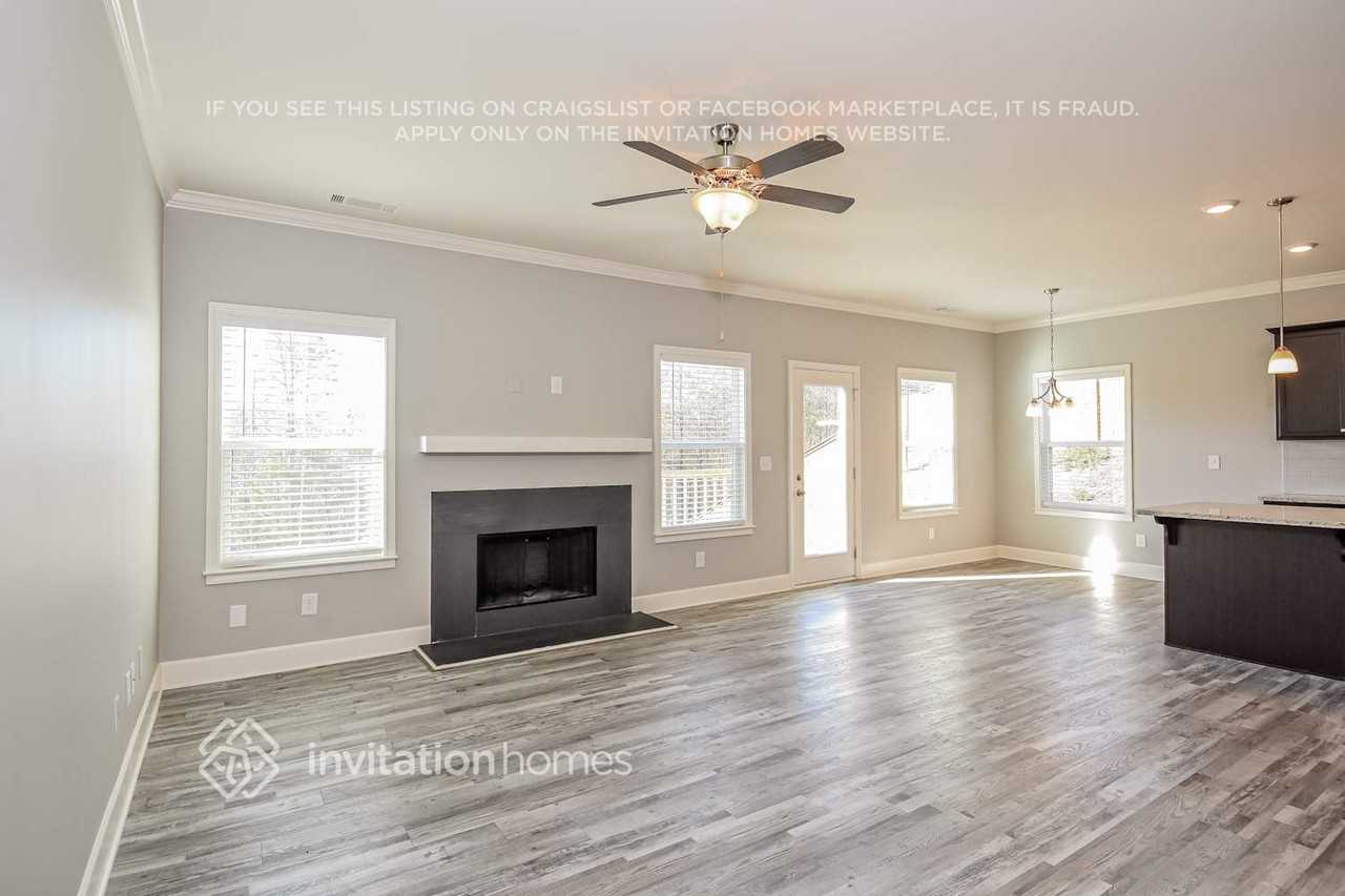 5853 Ridgedale Ct - Photo 5 of 18