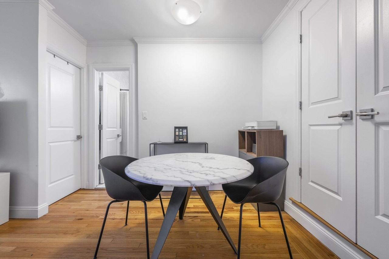 225 E 47th St #4H - Photo 2 of 10