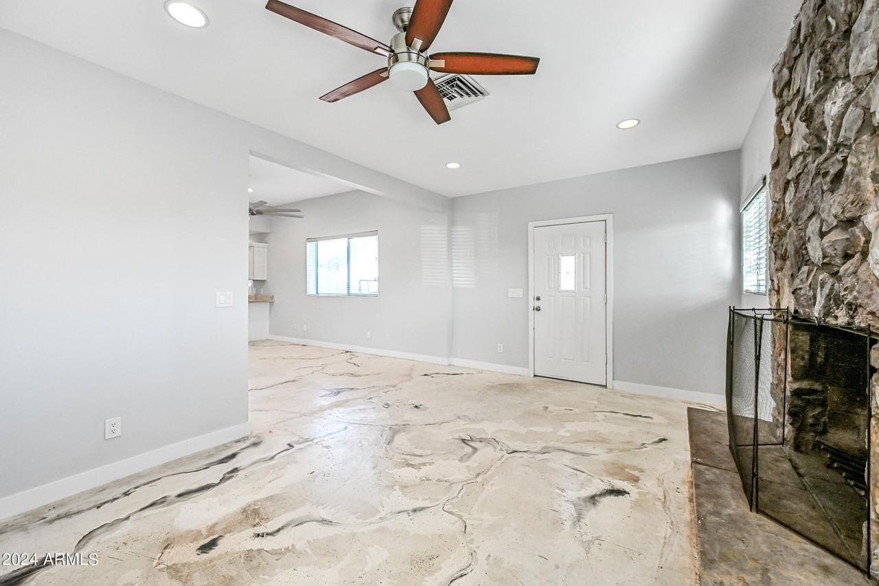 1850 West Glenrosa Avenue - Photo 5 of 22