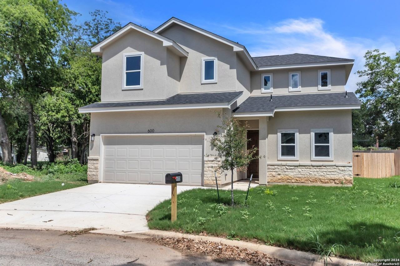 600 Park Cir - Photo 2 of 26