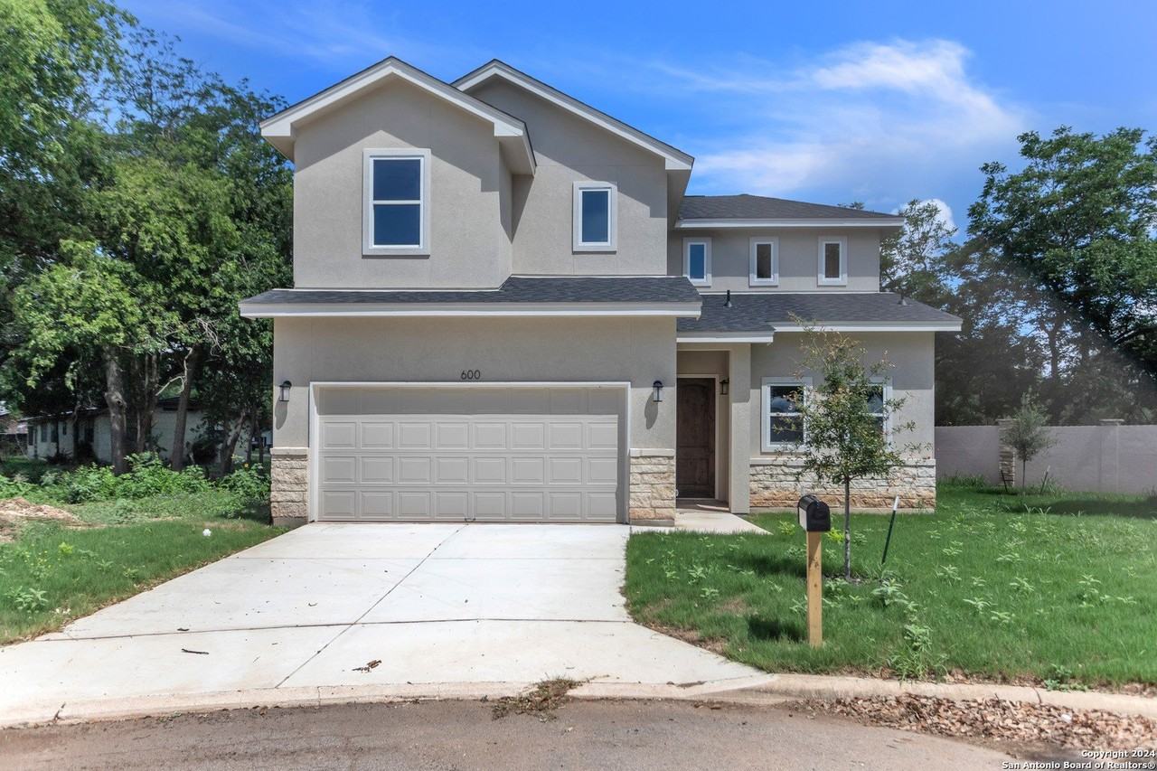 600 Park Cir - Photo 3 of 26