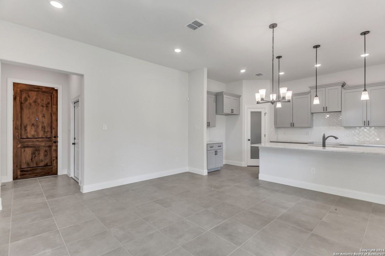 600 Park Cir - Photo 6 of 26