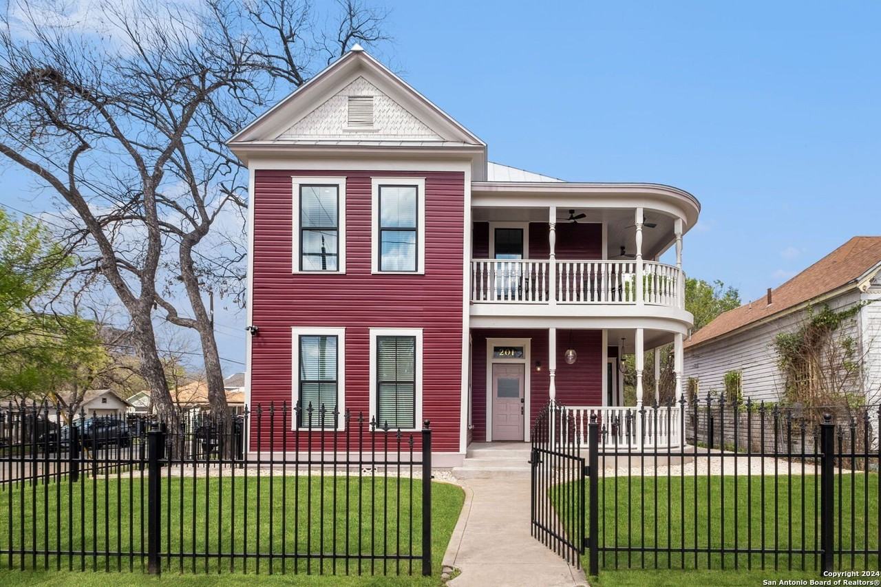 201 E Carson St Unit 2 #2 - Photo 3 of 30