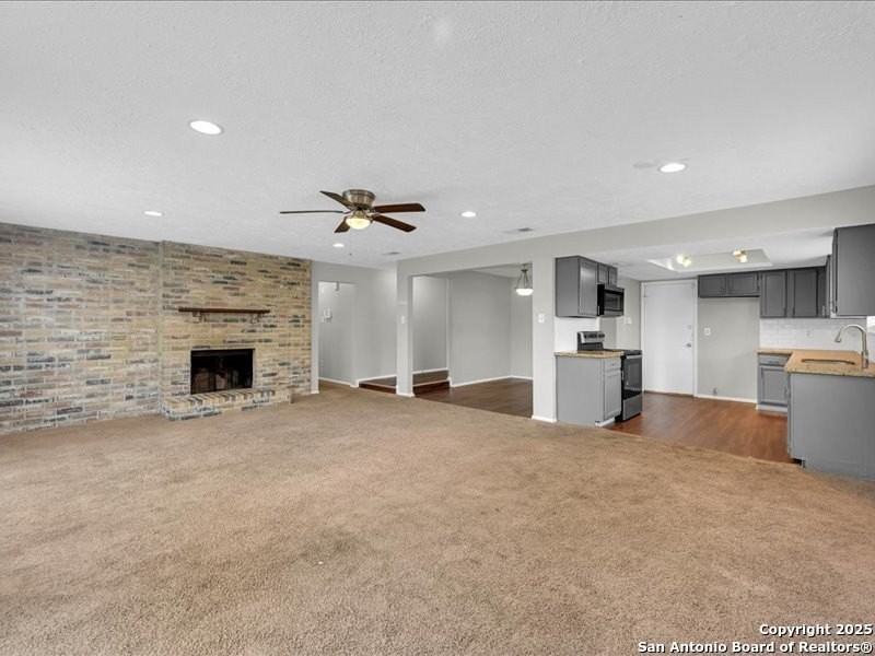 8406 Daycoach Ln - Photo 5 of 20