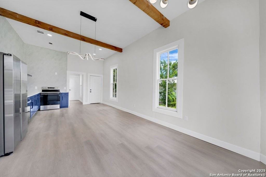 1219 Muncey - Photo 4 of 12