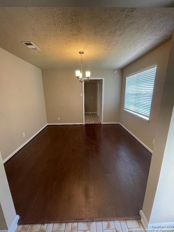 10306 Twin Hills Ct - Photo 7 of 11