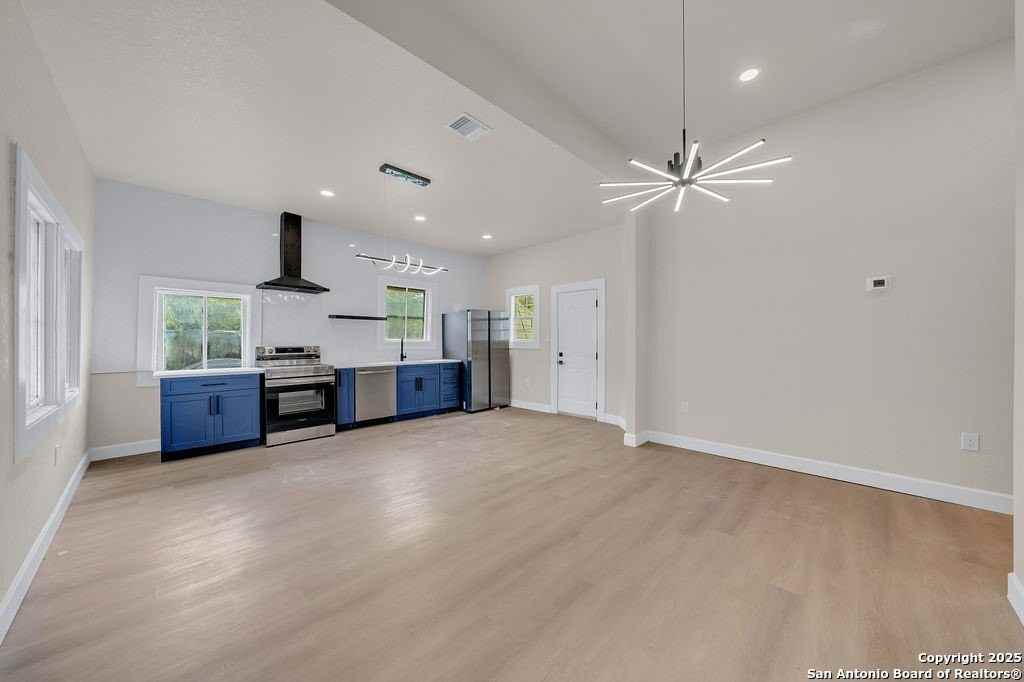 530 E Carson St - Photo 5 of 18