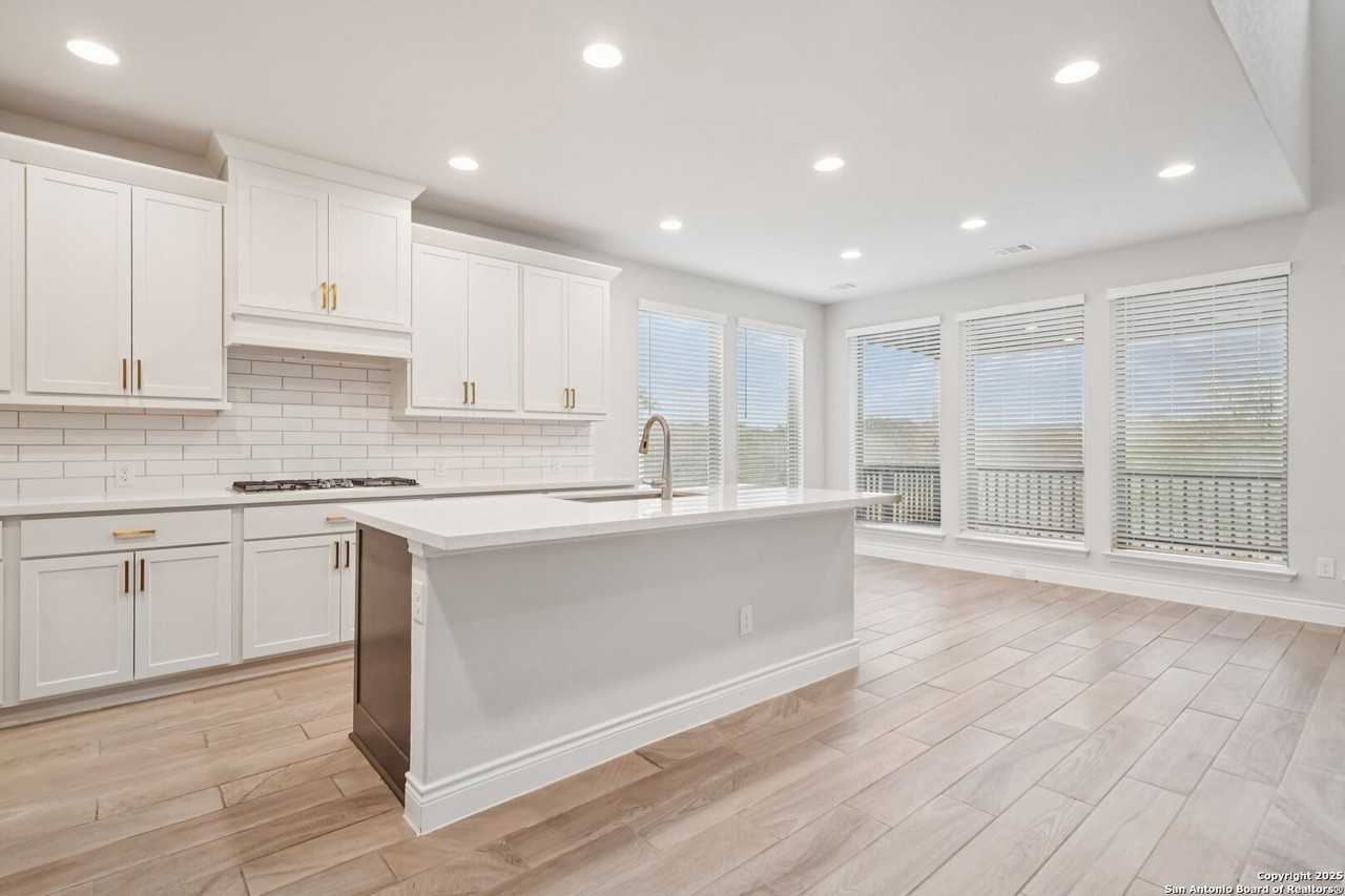 14047 May Mist - Photo 6 of 37