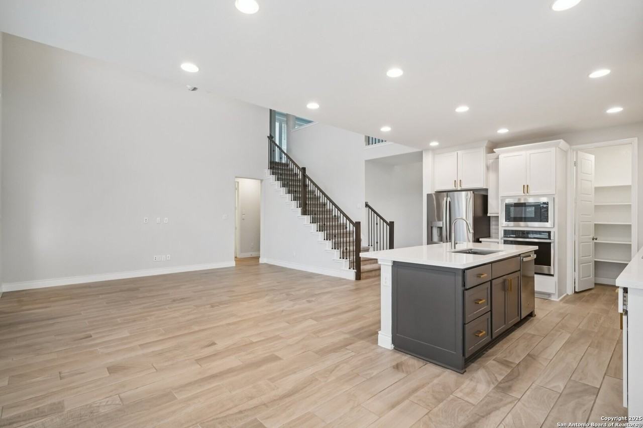 14047 May Mist - Photo 7 of 37