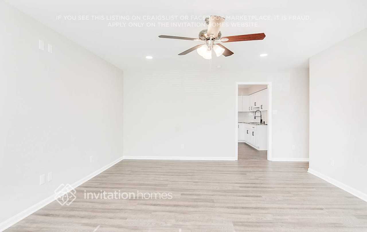 200 Denver Ave - Photo 3 of 19