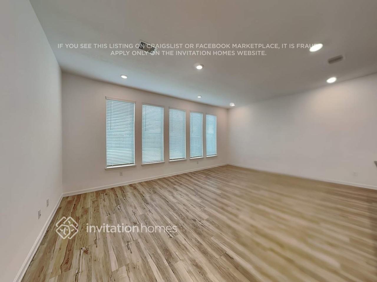 4022 Champlain Way - Photo 4 of 20