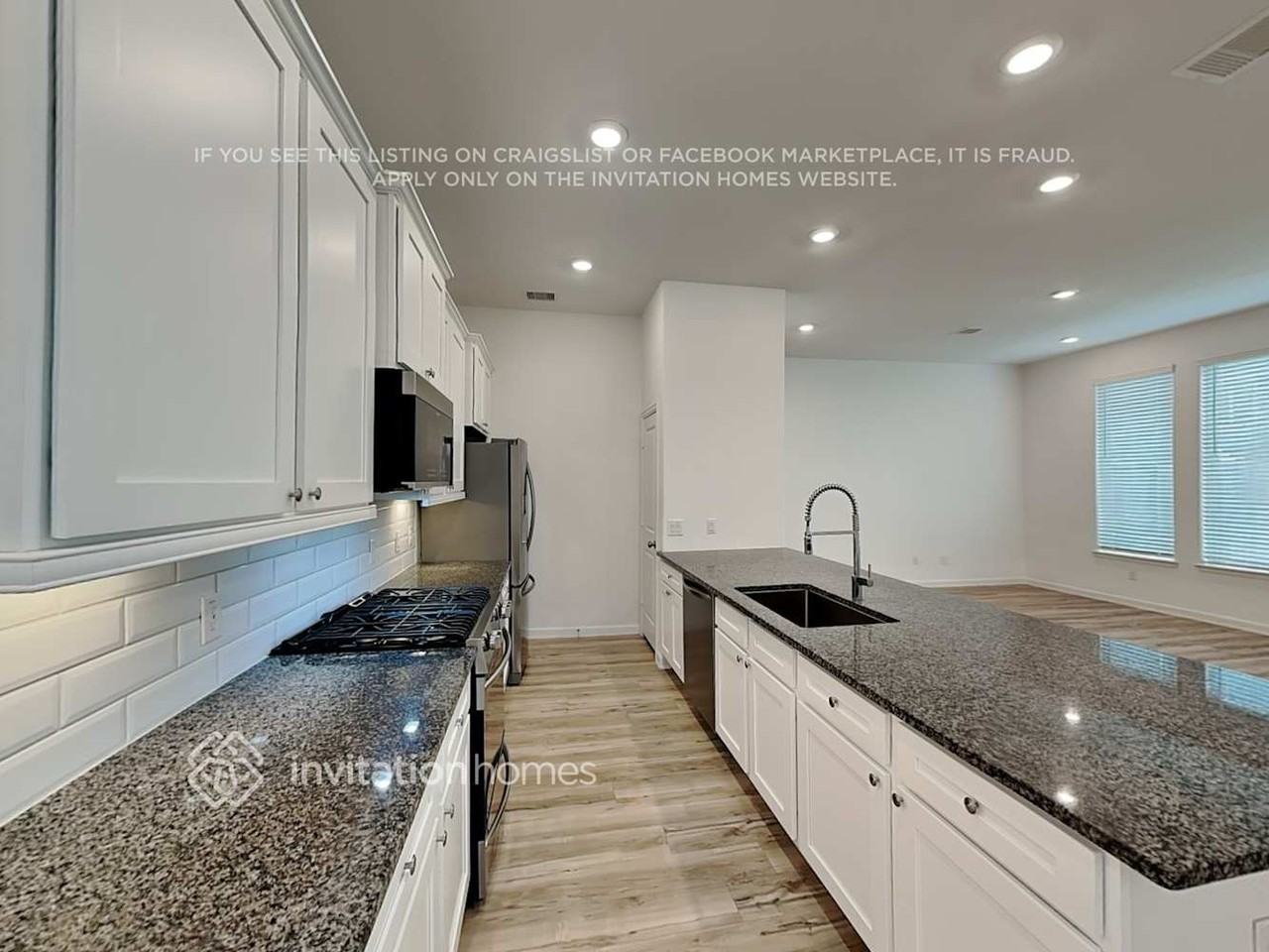 4022 Champlain Way - Photo 6 of 20