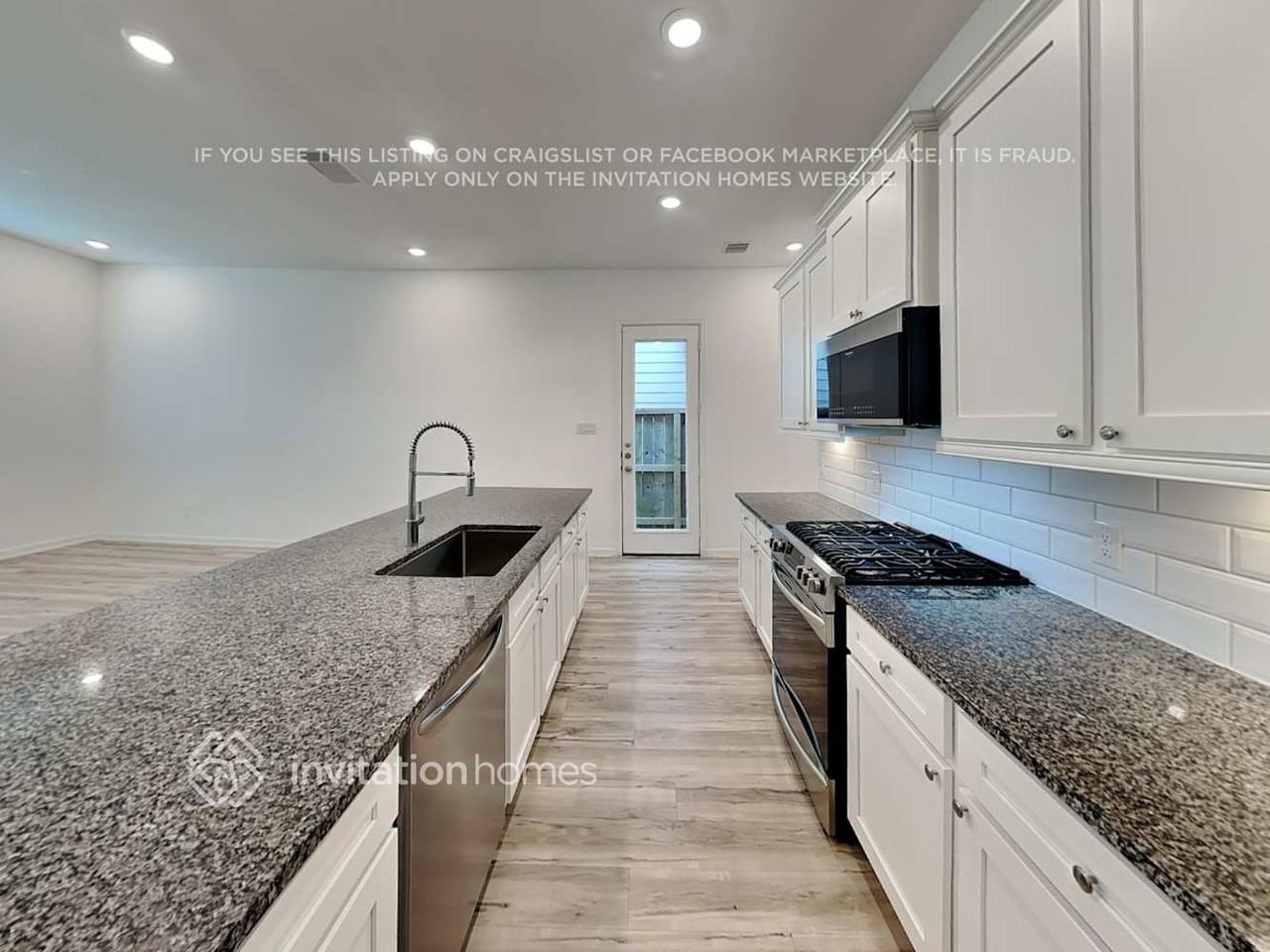 4022 Champlain Way - Photo 7 of 20