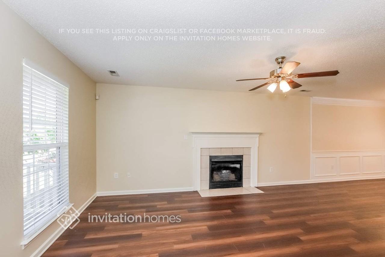 216 Bradford Glyn Dr - Photo 3 of 11