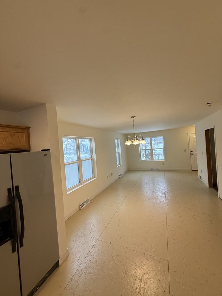 722 Crooks St #1 - Photo 5 of 6