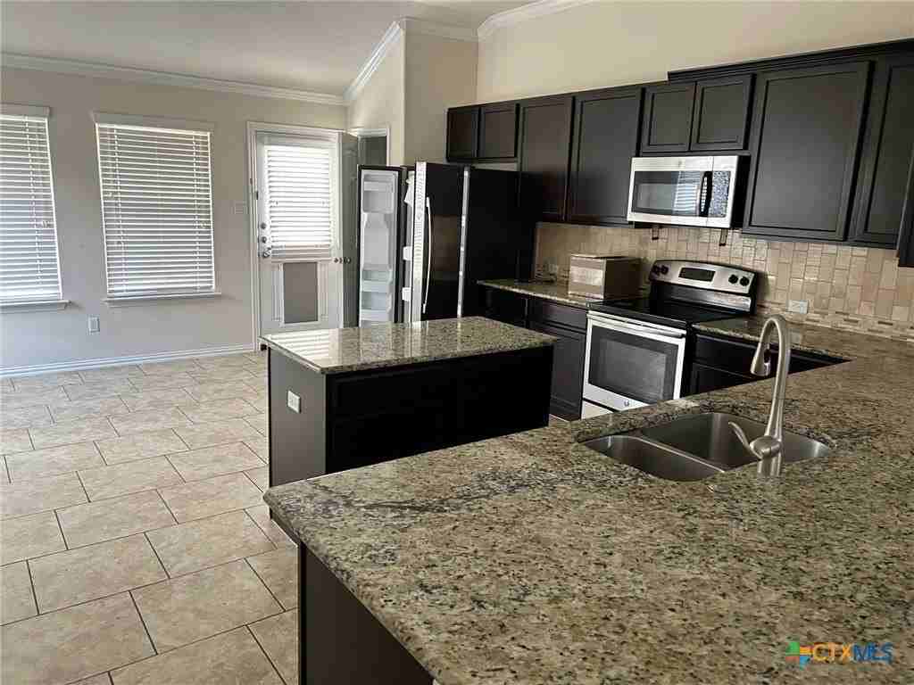 6110 Taffinder Ln - Photo 4 of 13