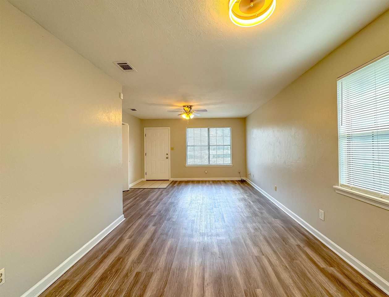 306 Belmont Rd - Photo 4 of 37