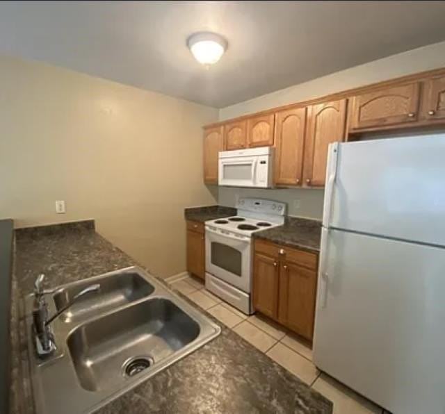 1558 Devoe St - Photo 5 of 12