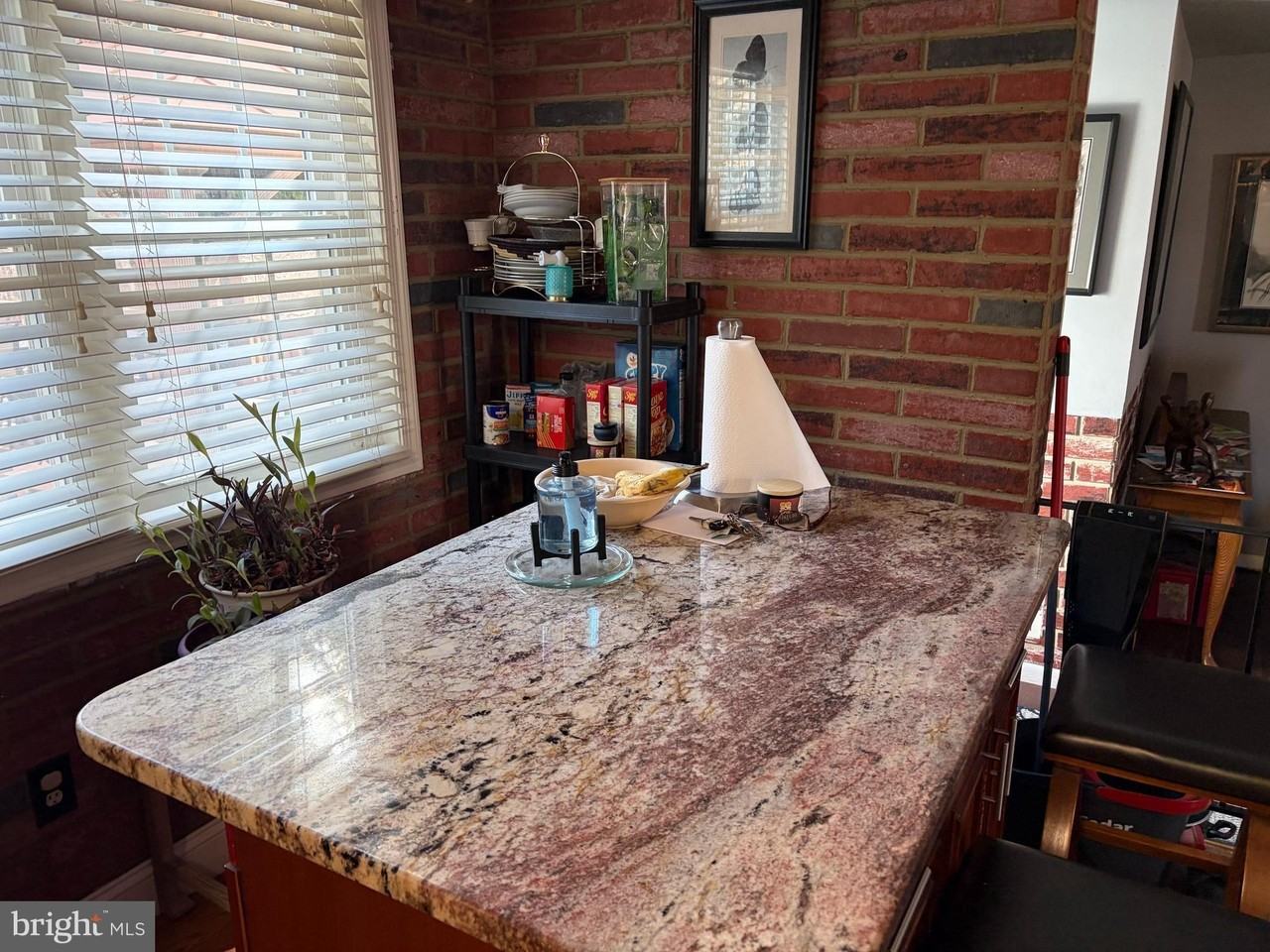 2303 Steuben Ave - Photo 7 of 12