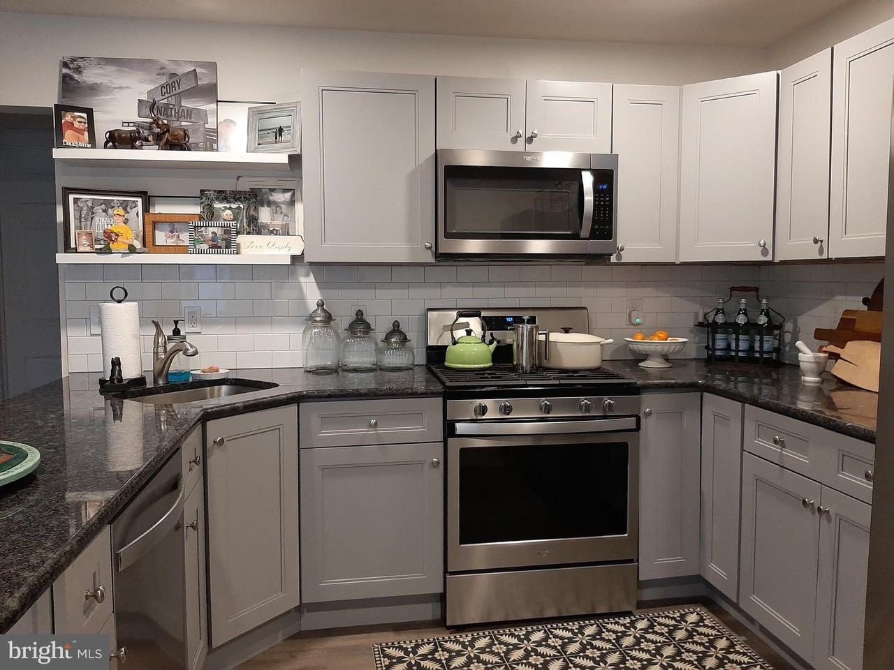 229 Oakland Ave - Photo 3 of 21