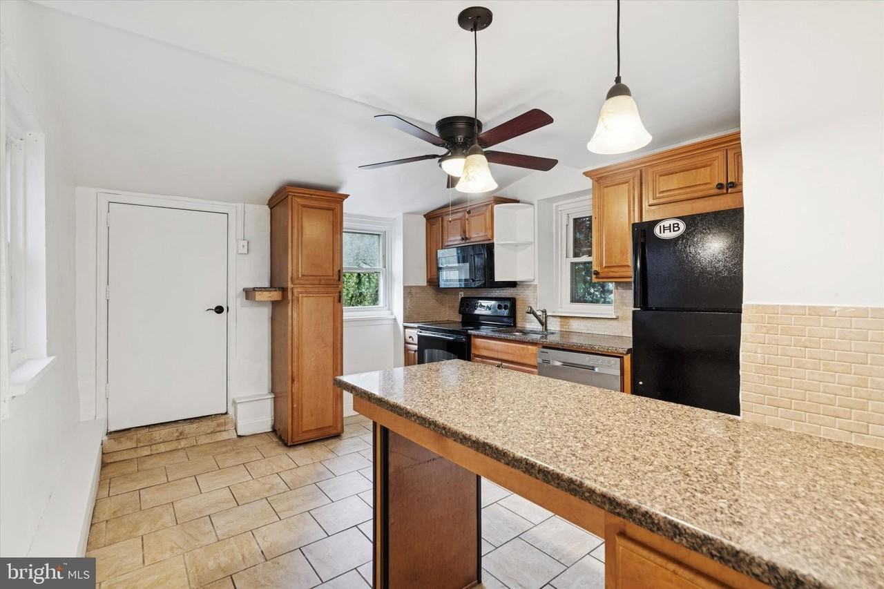 135 E Miner St - Photo 7 of 15