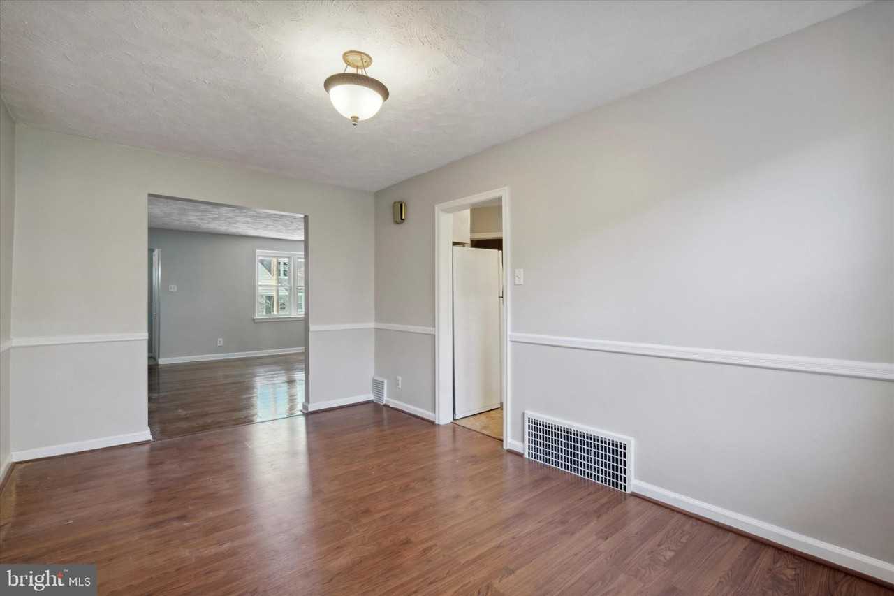 257 S Bayberry Ln - Photo 5 of 16