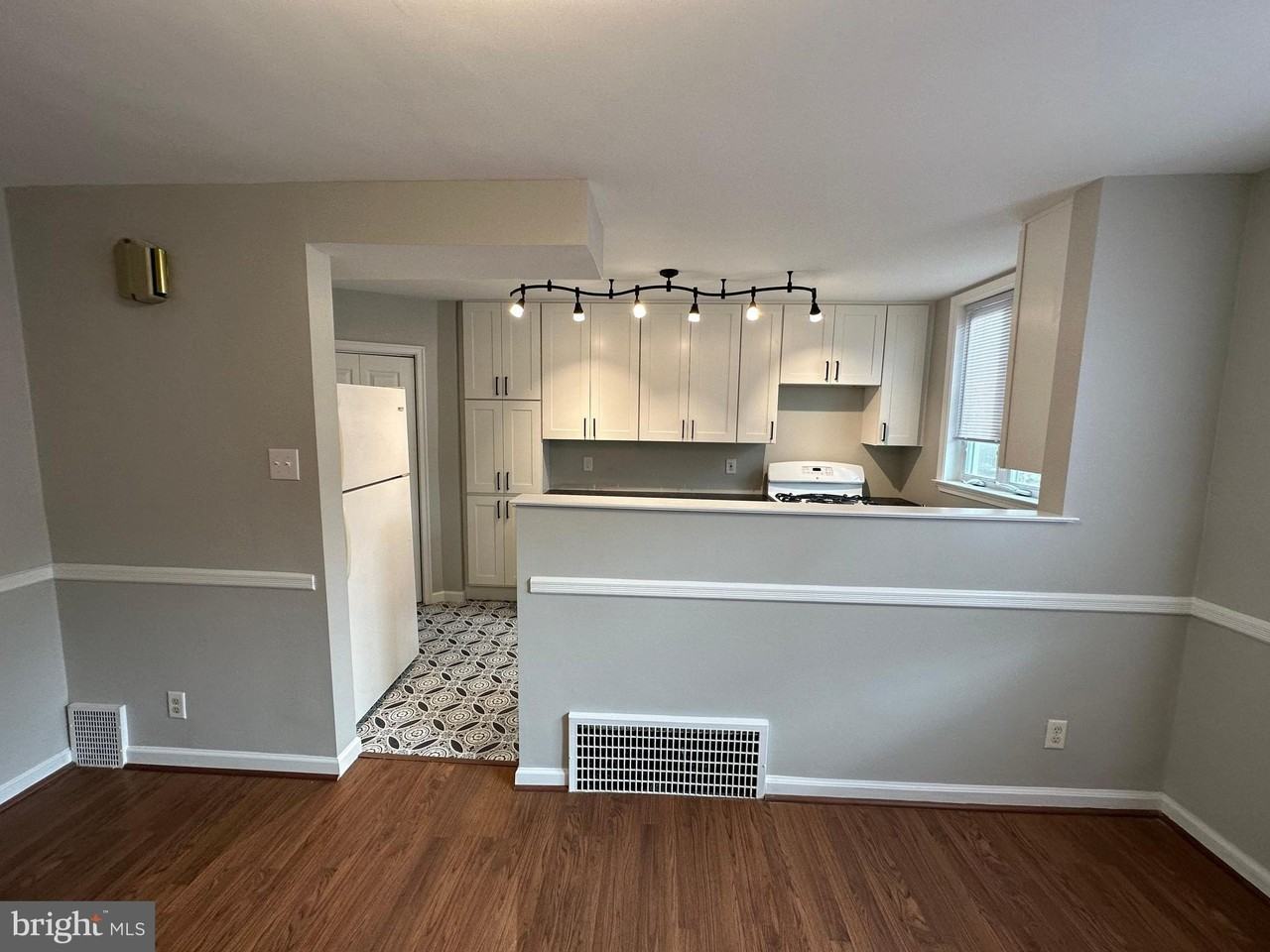 257 S Bayberry Ln - Photo 6 of 16