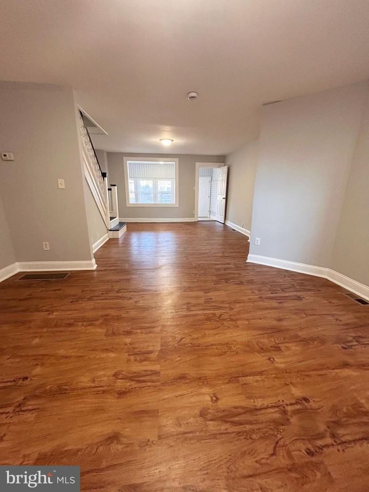 2512 S 66th St - Photo 4 of 18