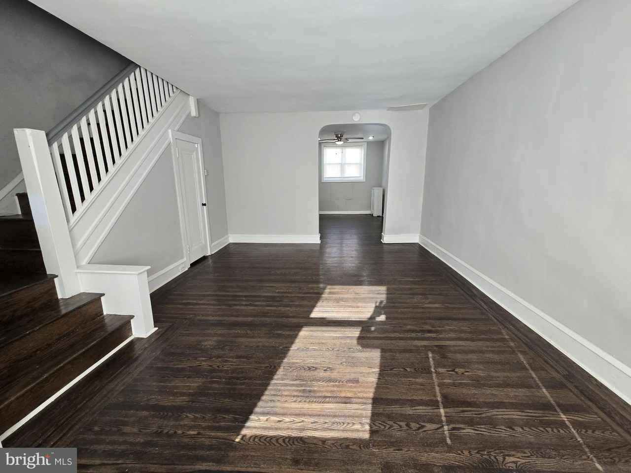 1447 Stevens St - Photo 4 of 33