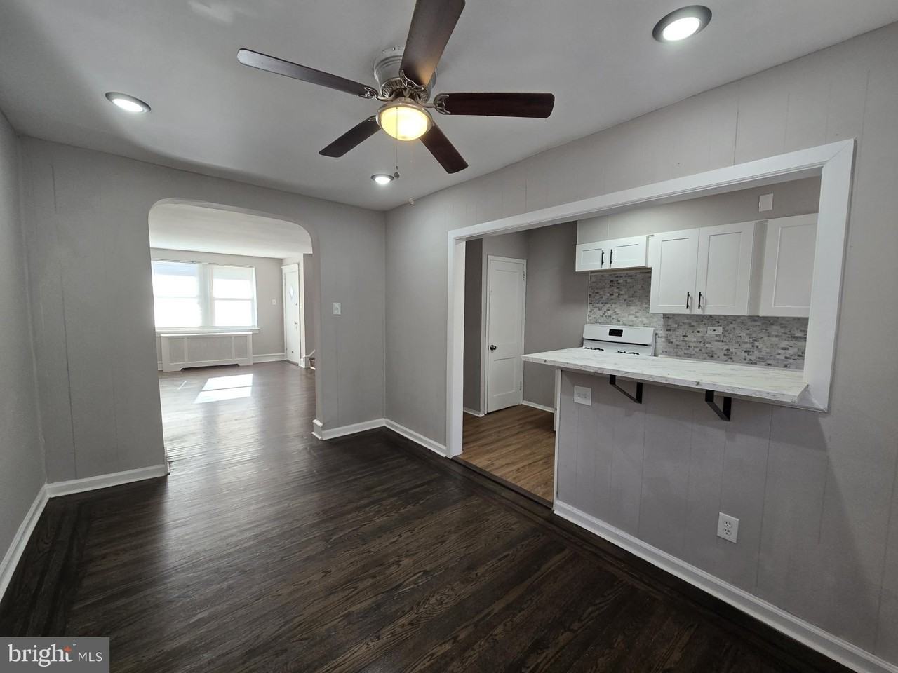 1447 Stevens St - Photo 6 of 33