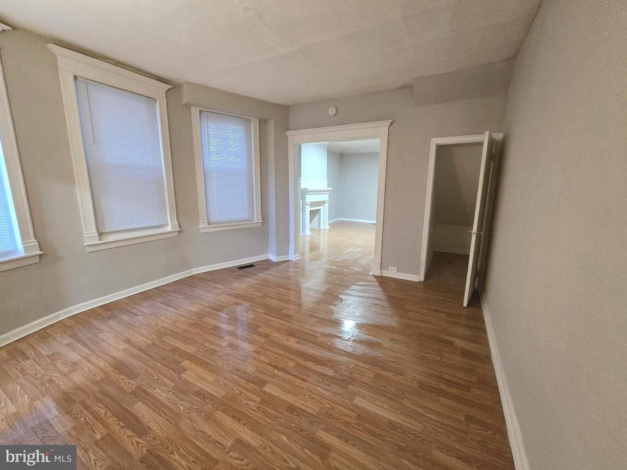 5825 Ashland Ave - Photo 4 of 24