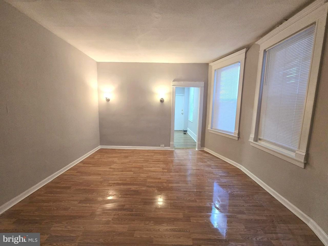 5825 Ashland Ave - Photo 5 of 24