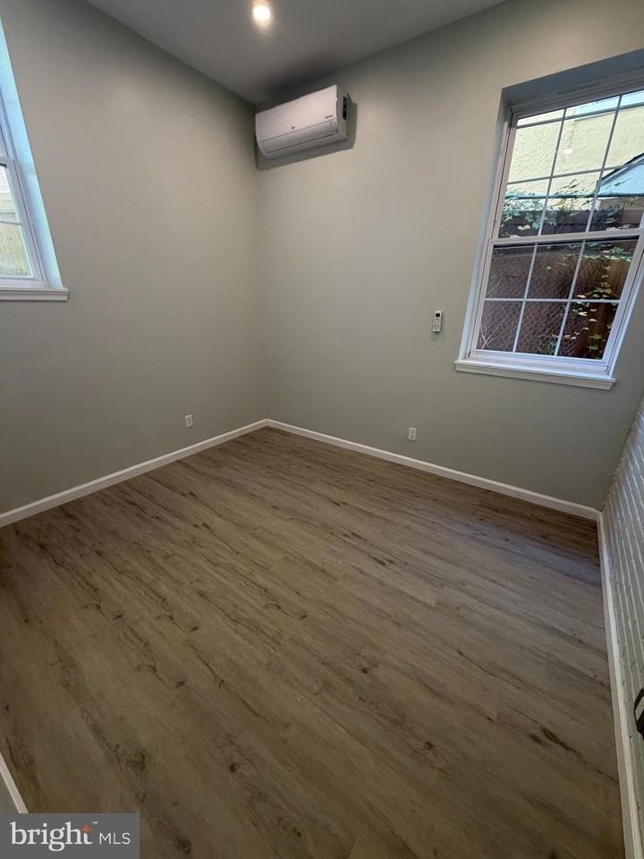 6035 Germantown Ave Unit 1r #1R - Photo 4 of 11