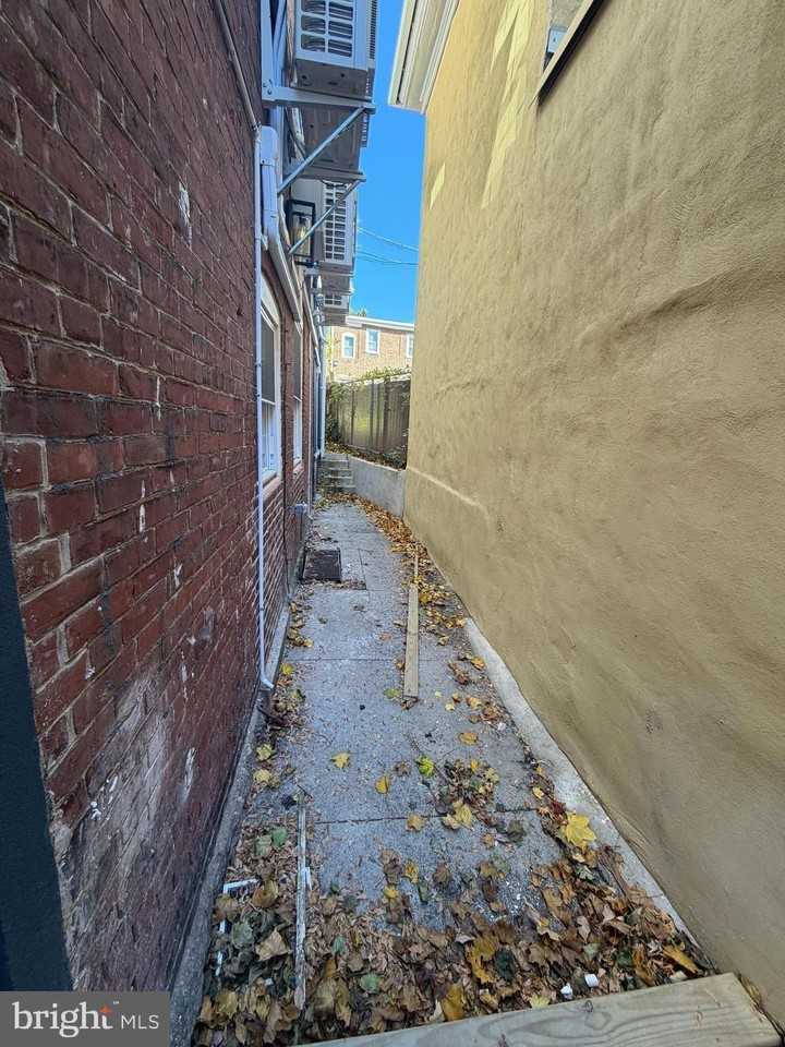 6035 Germantown Ave Unit 1r #1R - Photo 6 of 11