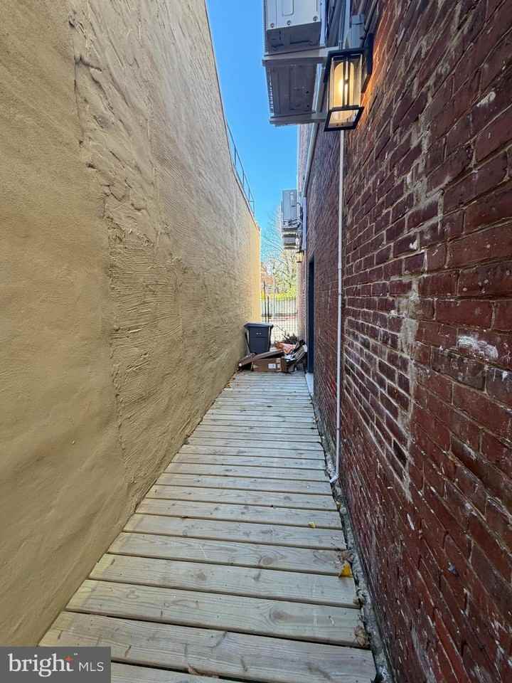 6035 Germantown Ave Unit 1r #1R - Photo 7 of 11