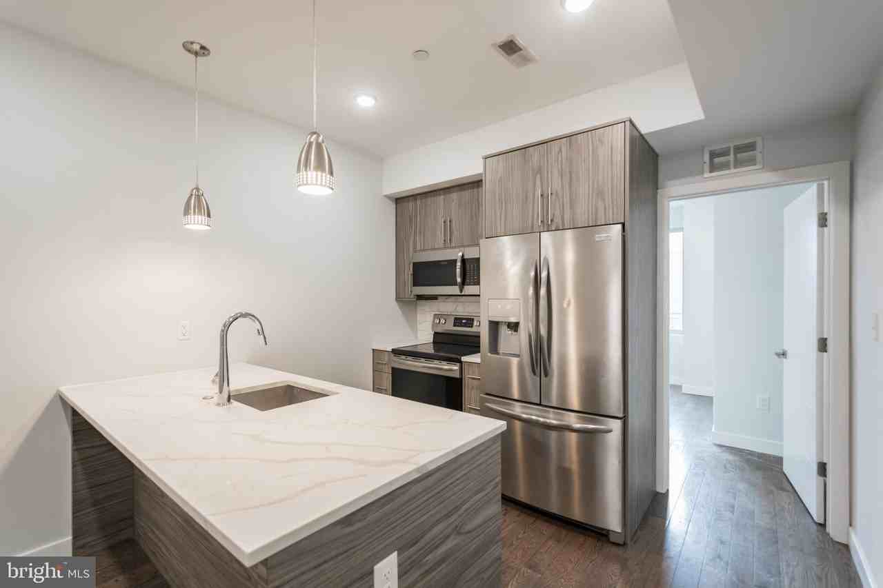 627 W Oxford St Apt 2 #2 - Photo 2 of 14